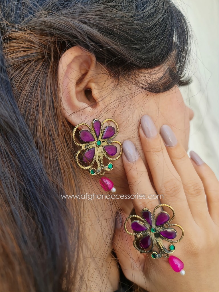 RemasterDirector_1a5c03258 Vintage Gulabi Ring with Elegant Traditional Detailing