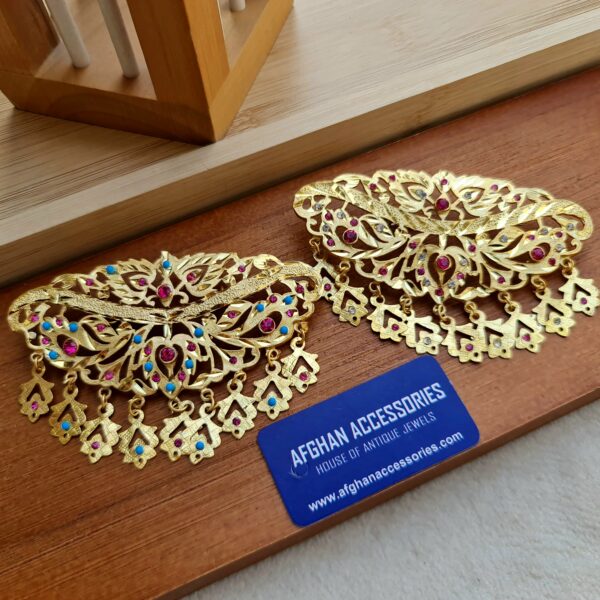 Gold Tasni brooch hair accessory