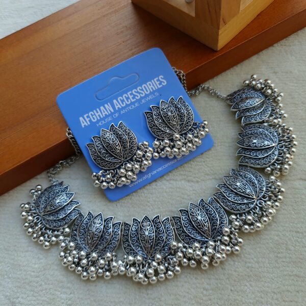 Antique oxidized lotus chokar set