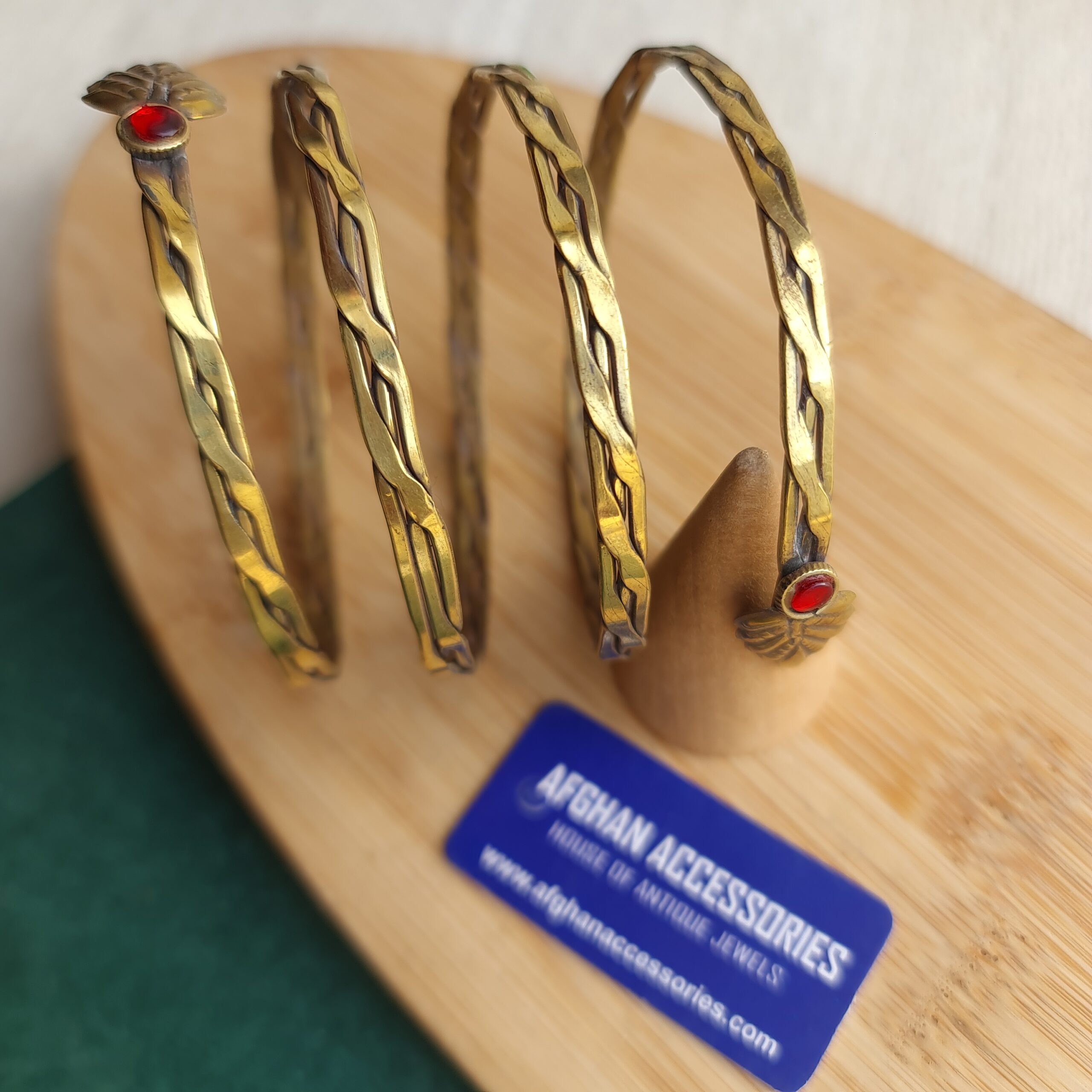 20260727_181200 Vintage spiral hand cuffs