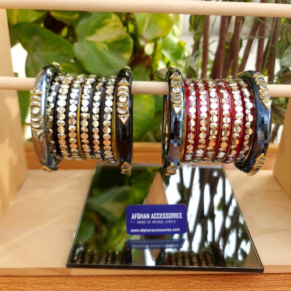 Antique Jaypori Shinghai Marble Kundan Bangles Set with Kundan Detailing